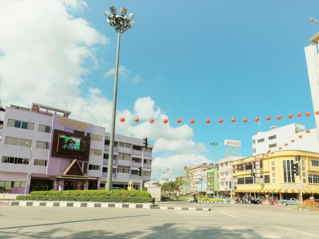 Oyo 565 Trang Hotel المظهر الخارجي الصورة