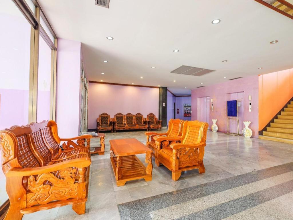 Oyo 565 Trang Hotel المظهر الخارجي الصورة