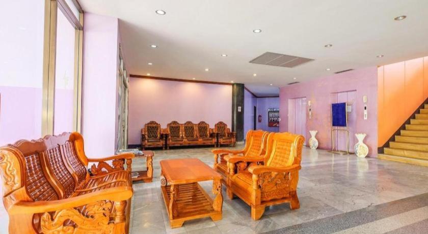 Oyo 565 Trang Hotel المظهر الخارجي الصورة
